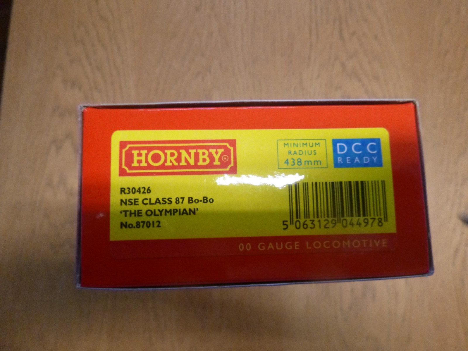 Hornby R30426 Class 87 The Olympian 87012 Locomotive OO Gauge Model Kit