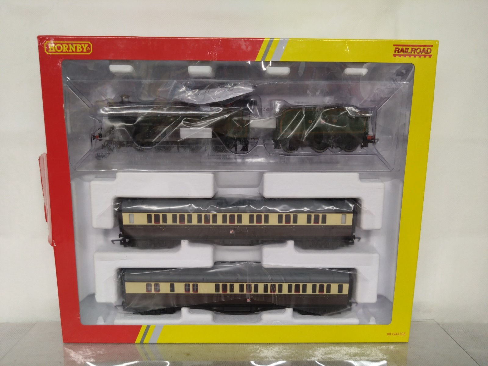 Hornby GWR Class 1000 ‘County of Merioneth’ Steam Locomotive 1:76 Model Kit