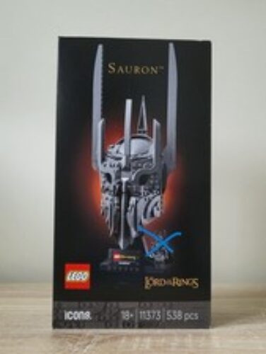 LEGO Icons Sauron’s Helmet Display Model Kit with One Ring & Minifigure